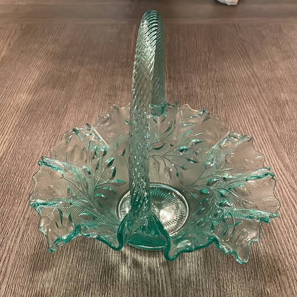 Fenton basket - Picture 2 of 9